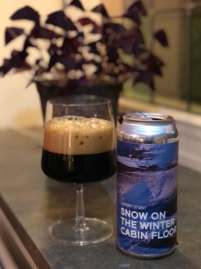 Du visar för närvarande Snow on the winter cabin floor