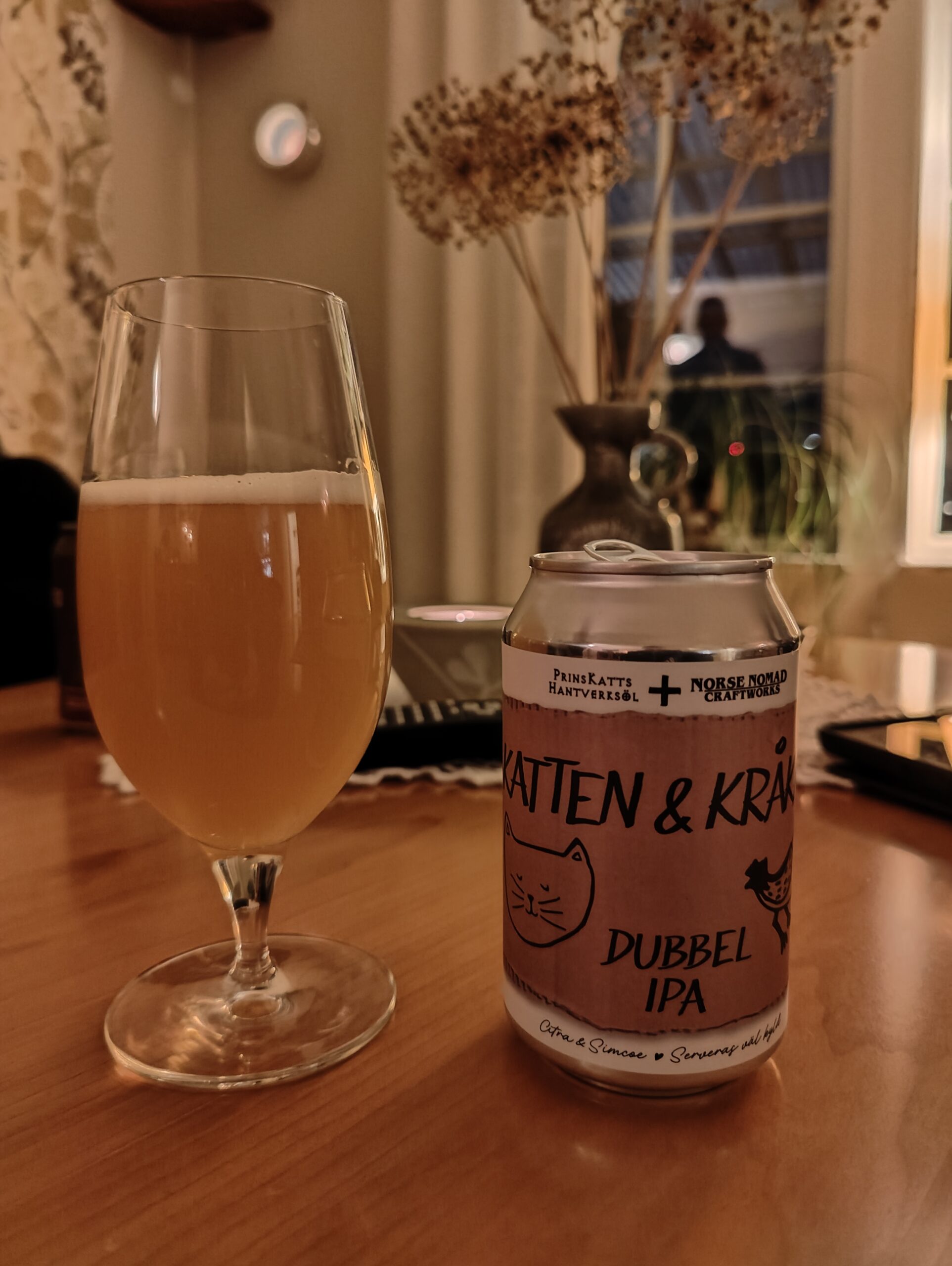 Läs mer om artikeln Prins Katts Hantverksöl Katten och Kråkan Dubbel IPA