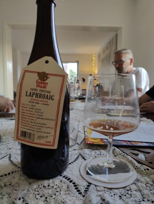 Läs mer om artikeln Gulden Draak Cuvee Laphroig