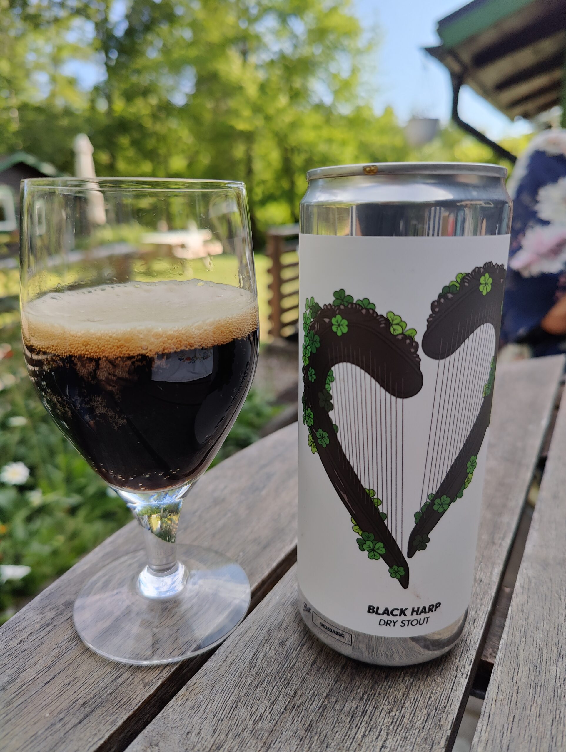 Du visar för närvarande Brewski Black Harp Dry Stout