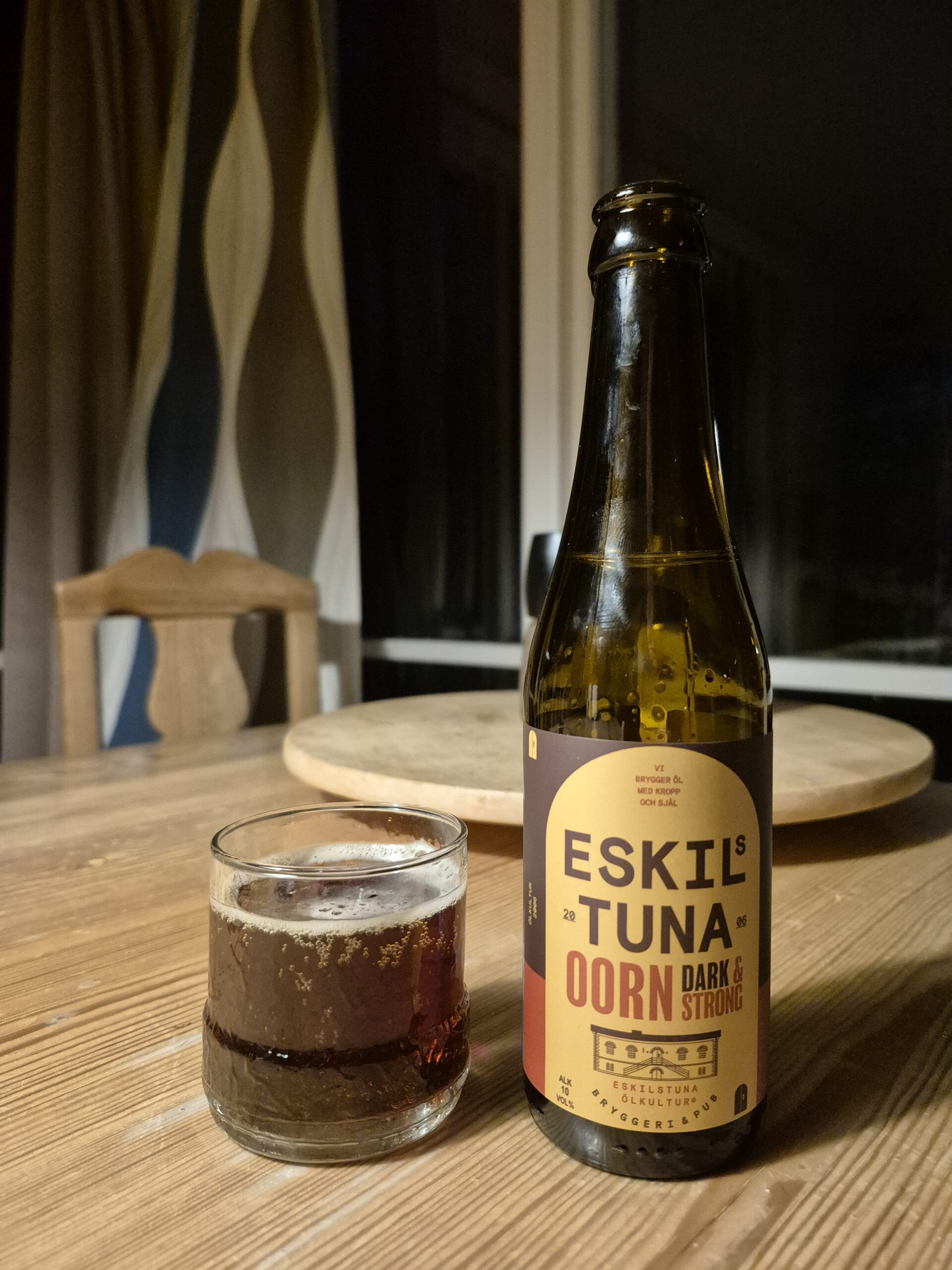 Du visar för närvarande Oorn Dark & strong