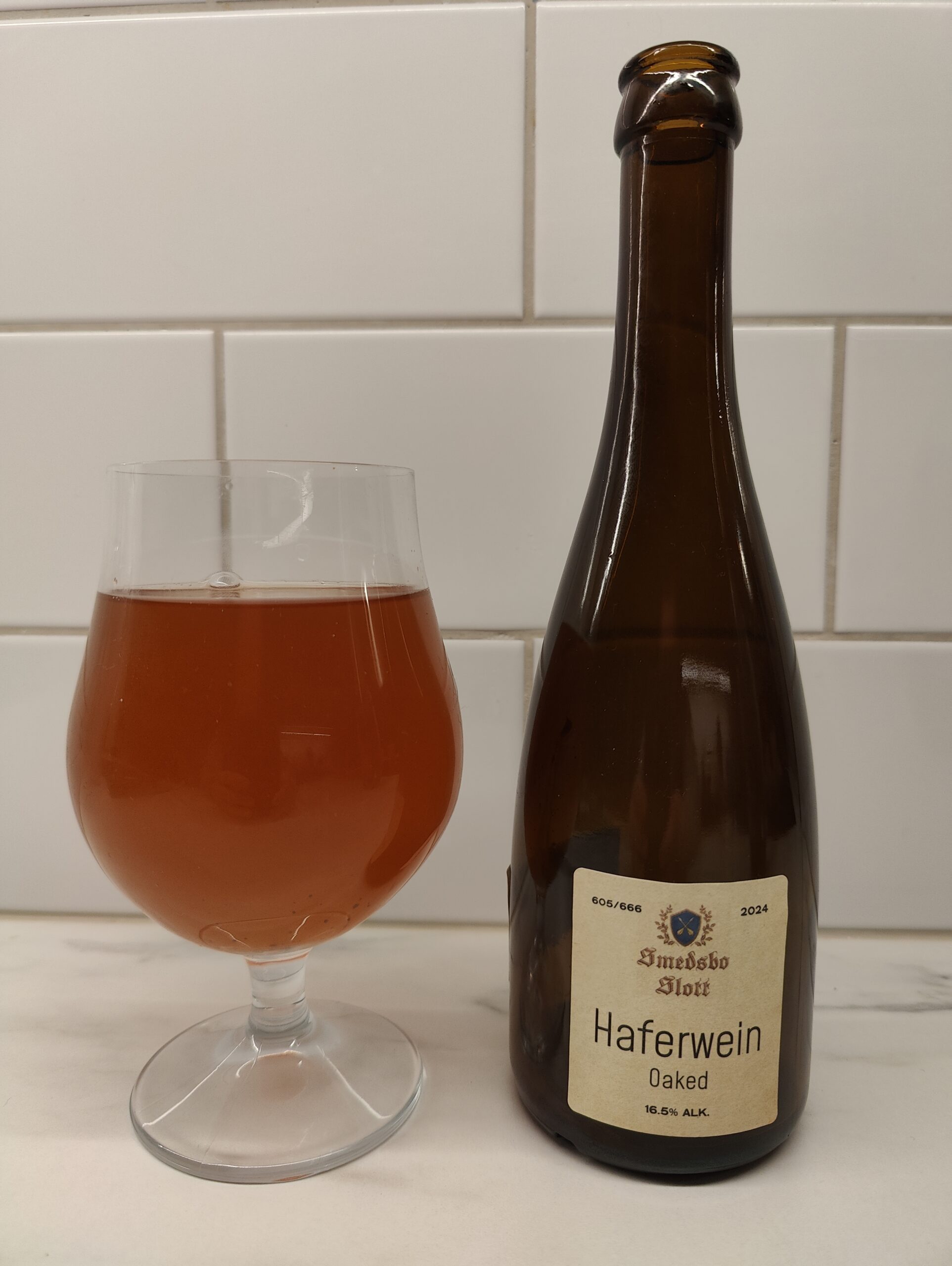 Du visar för närvarande Haferwein Oaked Smedsbo slott