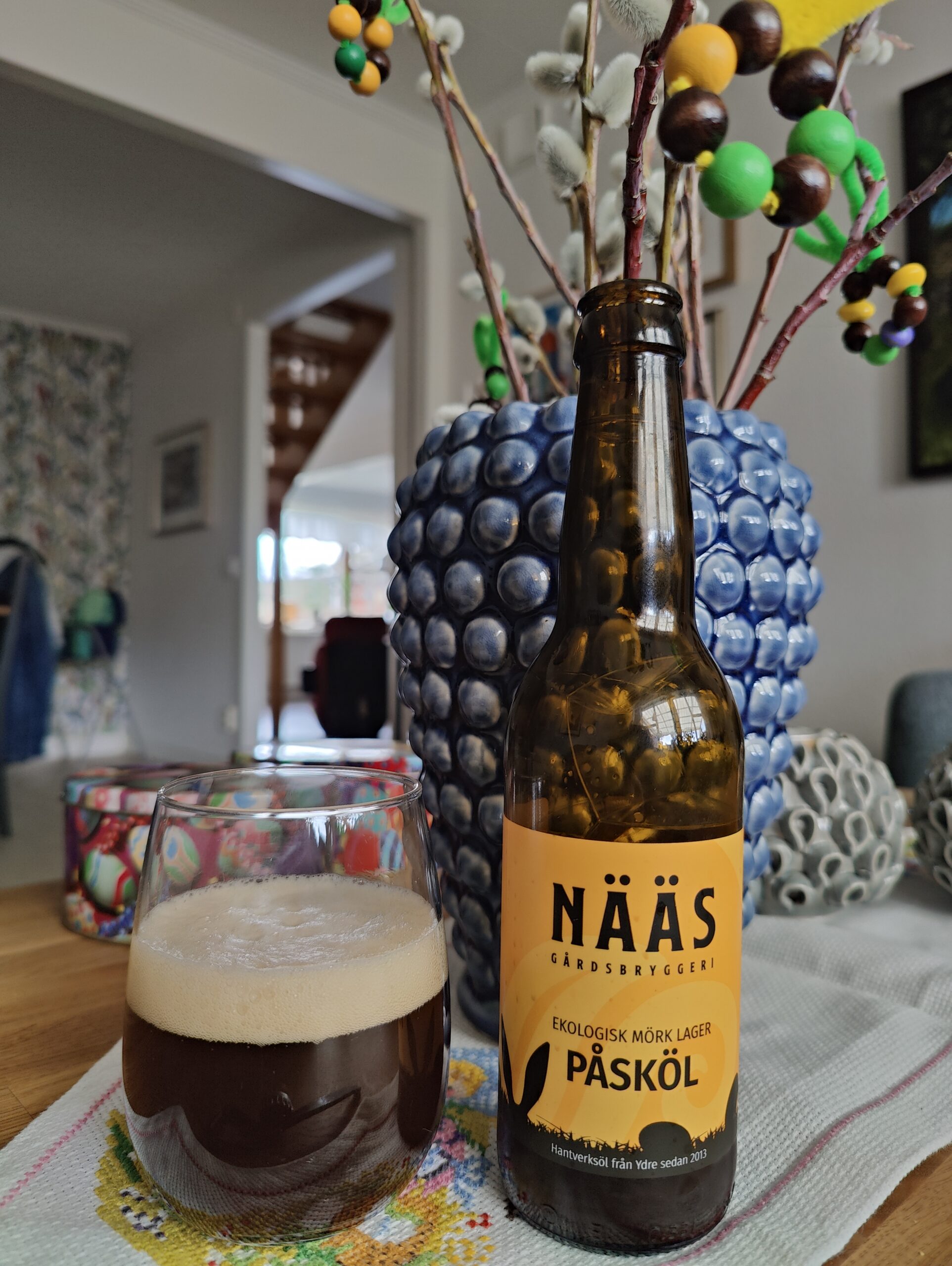 Läs mer om artikeln NÄÄS Gårdsbryggeri Mörk Lager Påsköl