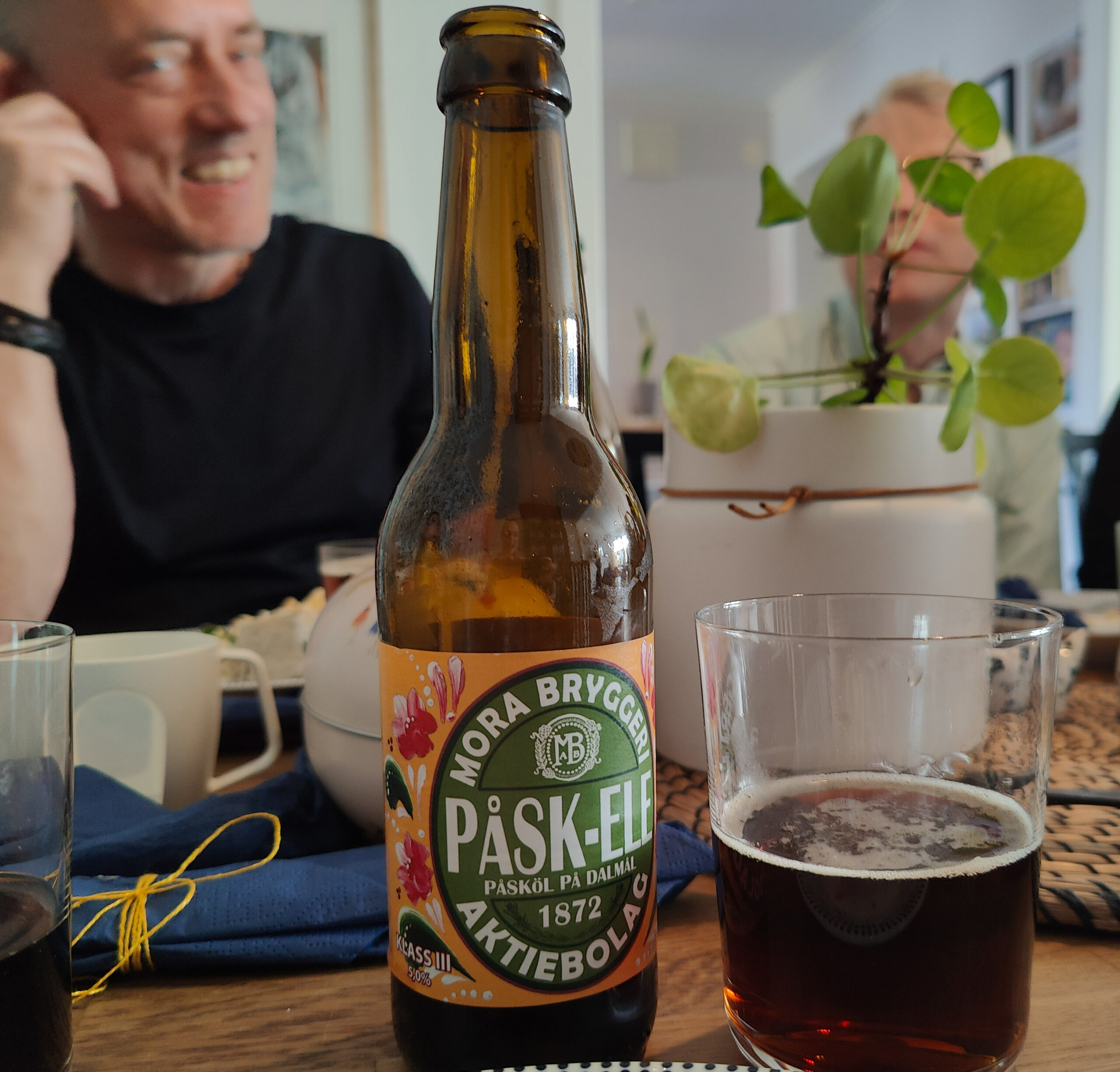 Läs mer om artikeln Mora Bryggeri Påsk-Ele Påsköl på dalmål