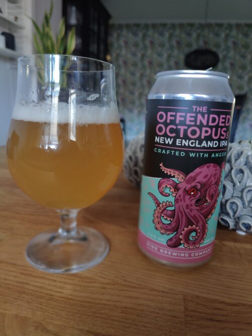 Läs mer om artikeln Pine Brewing Company The Offended Octopus’s NEIPA