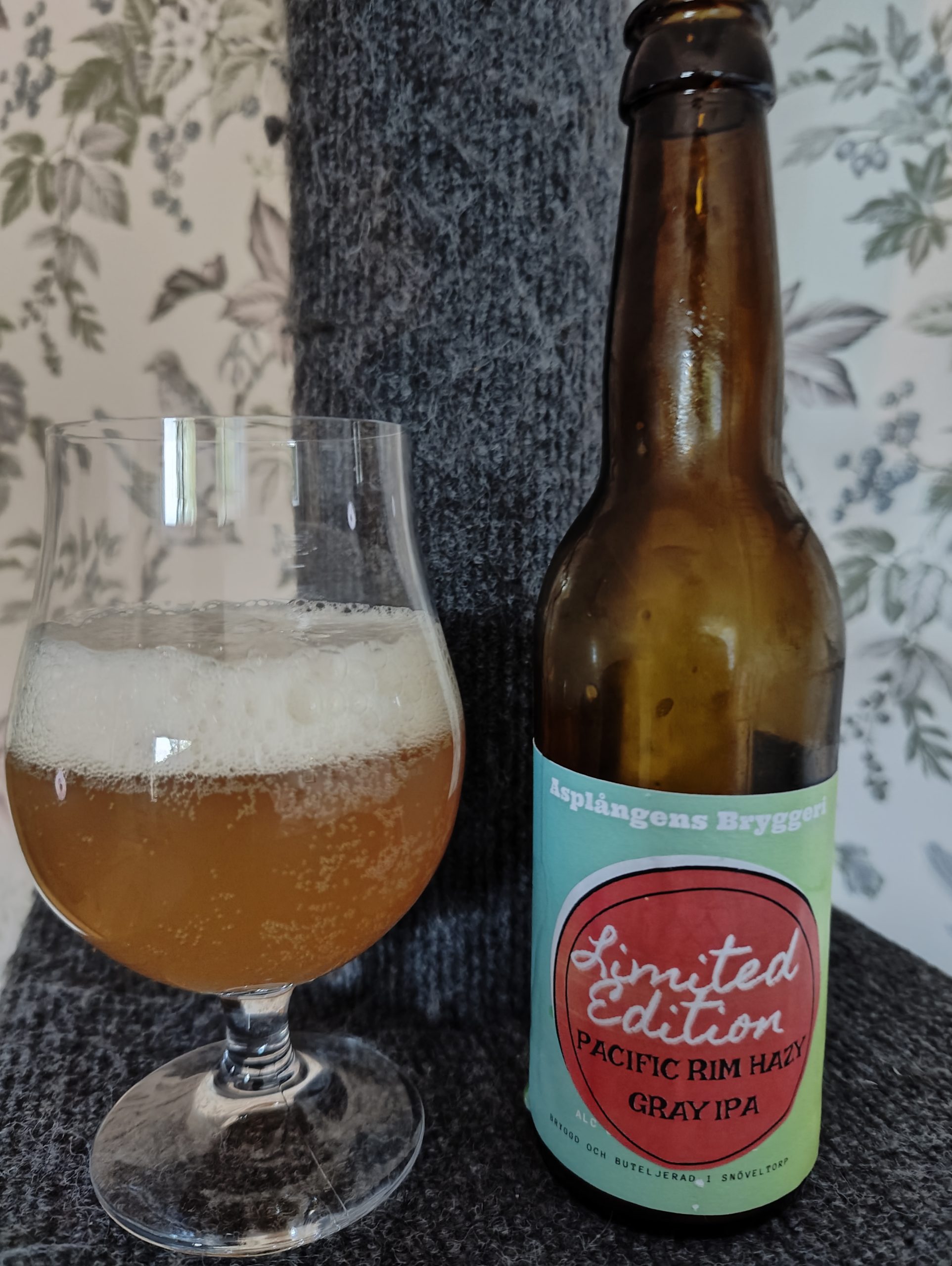 Du visar för närvarande Limited edition Pacific Rim Hazy gray IPA